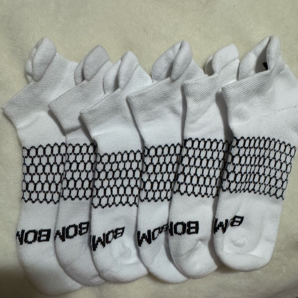 3 Pairs White Ankle Bombas Socks-Size Medium- new without tags